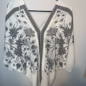 Floral black & white top